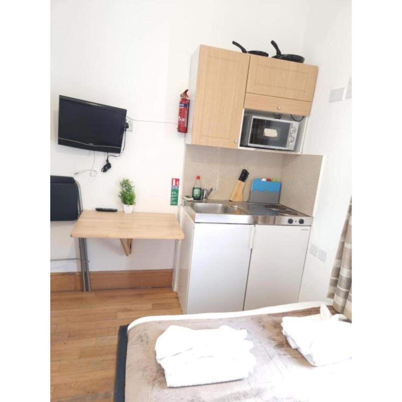 F204-Compact 2Nd Flr Studio Fits 2-Near Hyde Park Londen Buitenkant foto